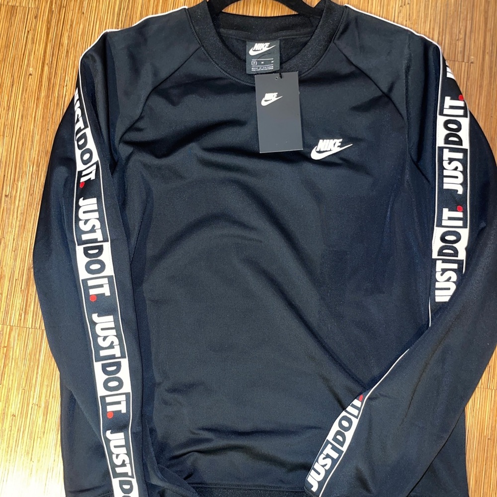 Men’s Nike Just Do It pullover sweatshirt